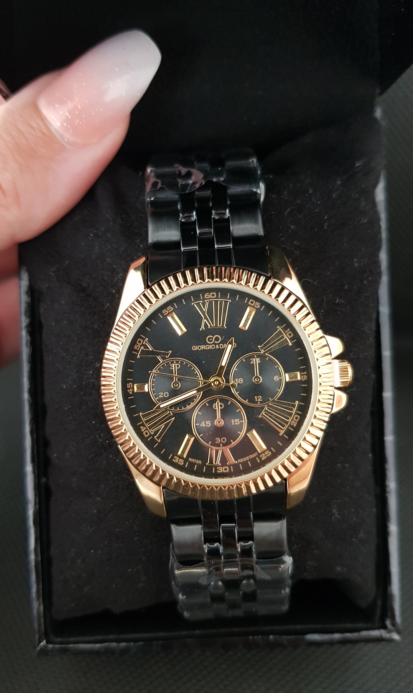 Montre Diva noire doré fond noire