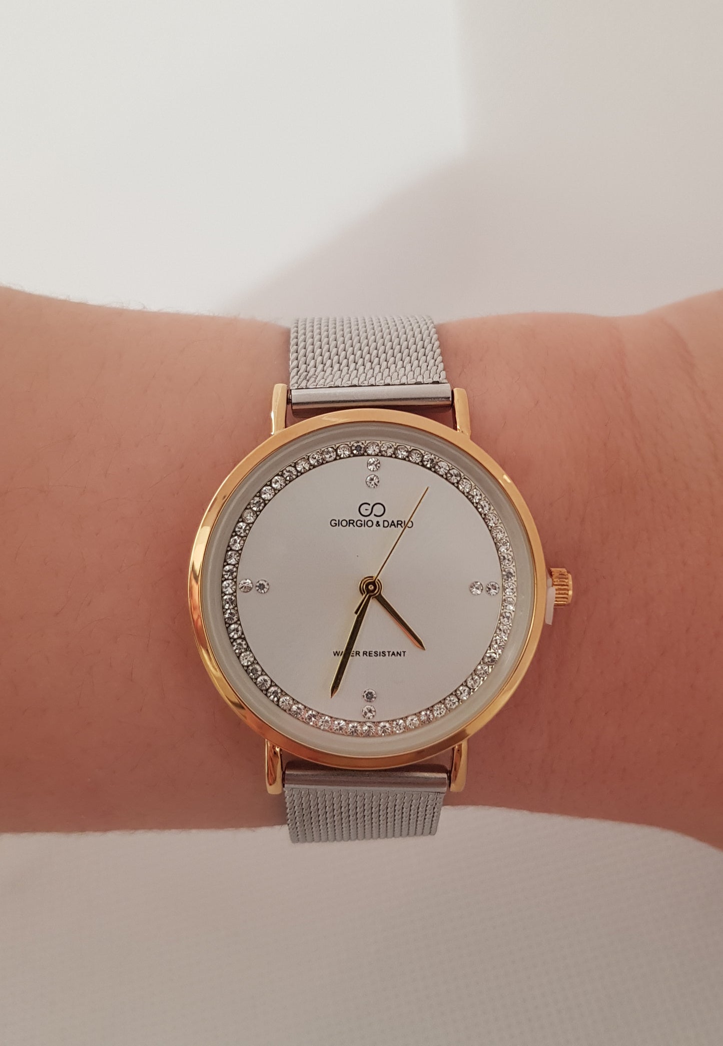 Montre Chloé argené fond blanc