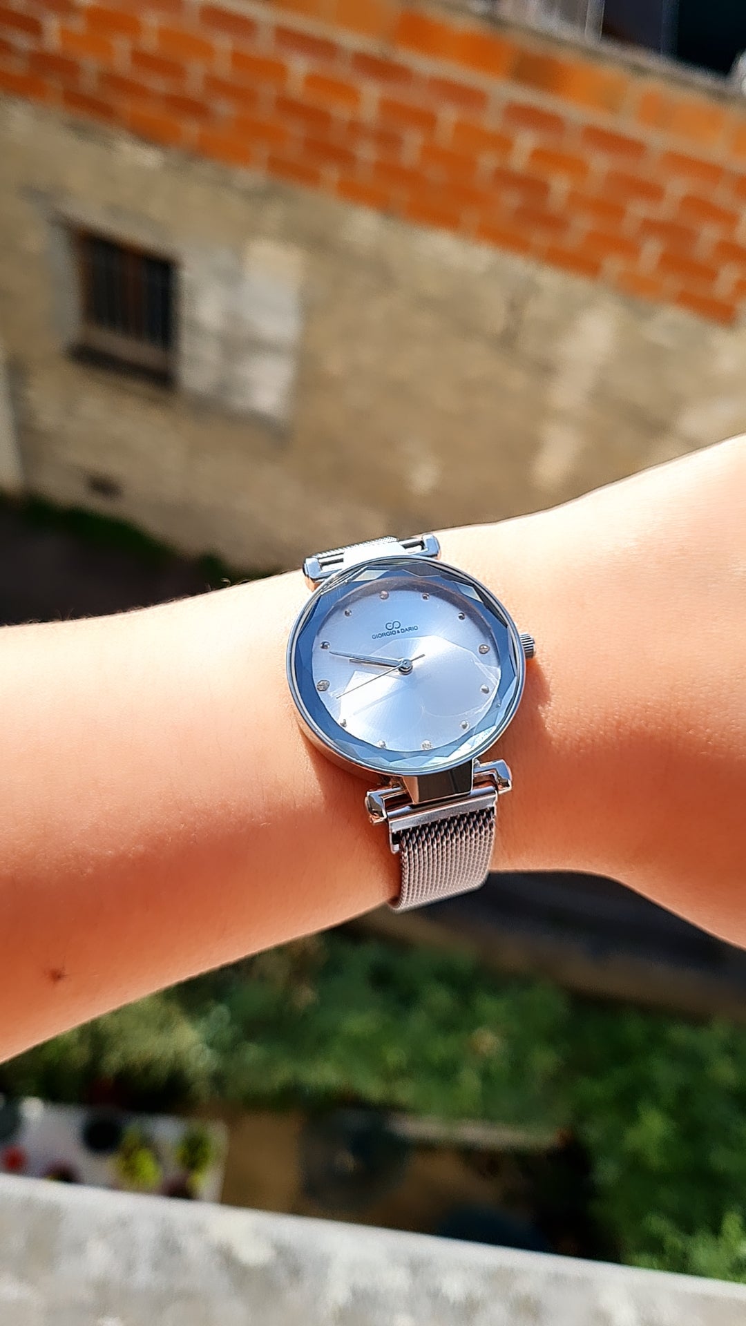 Montre Éclat argenté fond blanc