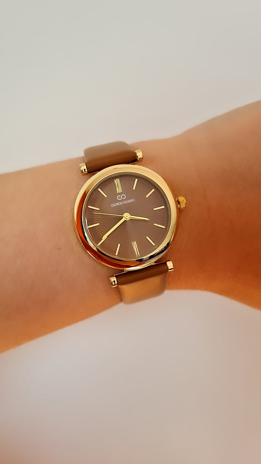 Montre Slim marron fond marron